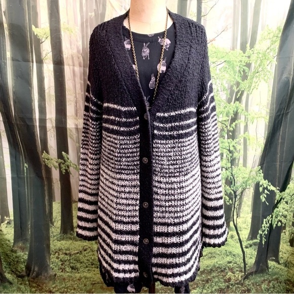 "Roxy" black and white striped button front lightweight knit cardigan- M - Picture 4 of 13